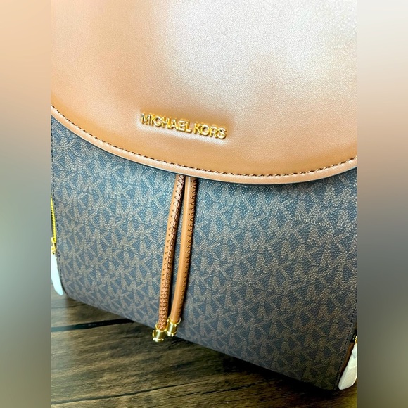 Michael Kors Phoebe Backpack Medium | NEW - Picture 2 of 9